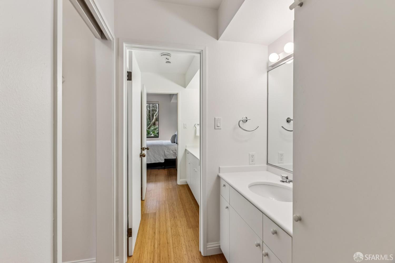 Photo #21: 426102662 Listing: Photo #21