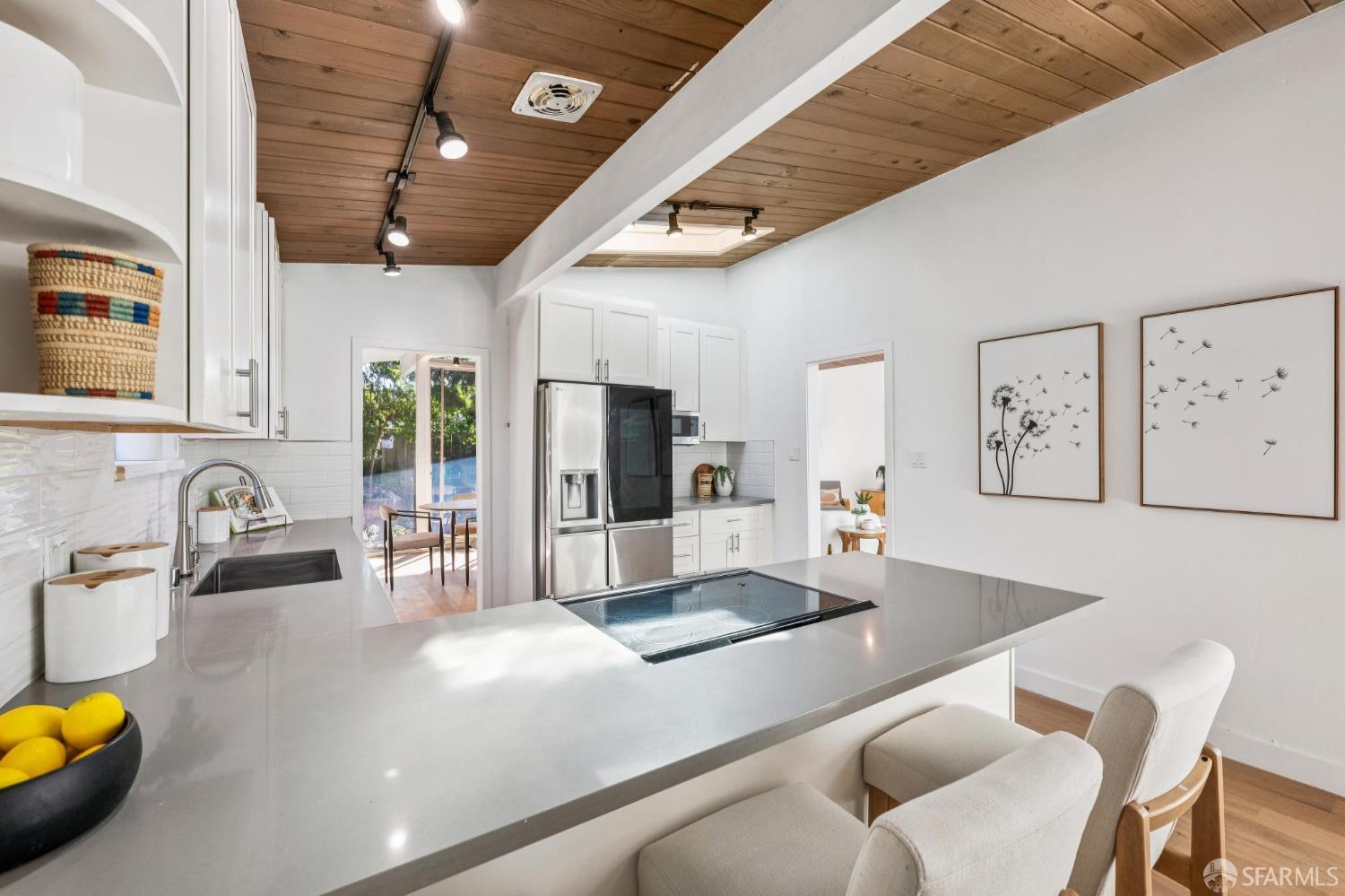 Detail Gallery Image 12 of 29 For 249 Sandpiper Ct, Foster City,  CA 94404 - 4 Beds | 2 Baths