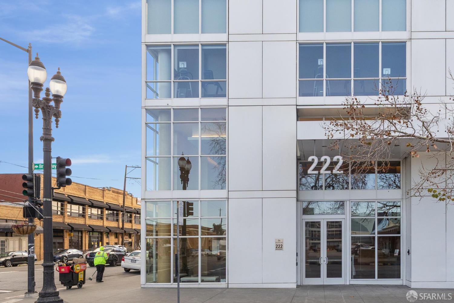 Detail Gallery Image 2 of 52 For 222 Broadway Ave #1505,  Oakland,  CA 94607 - 2 Beds | 2/1 Baths