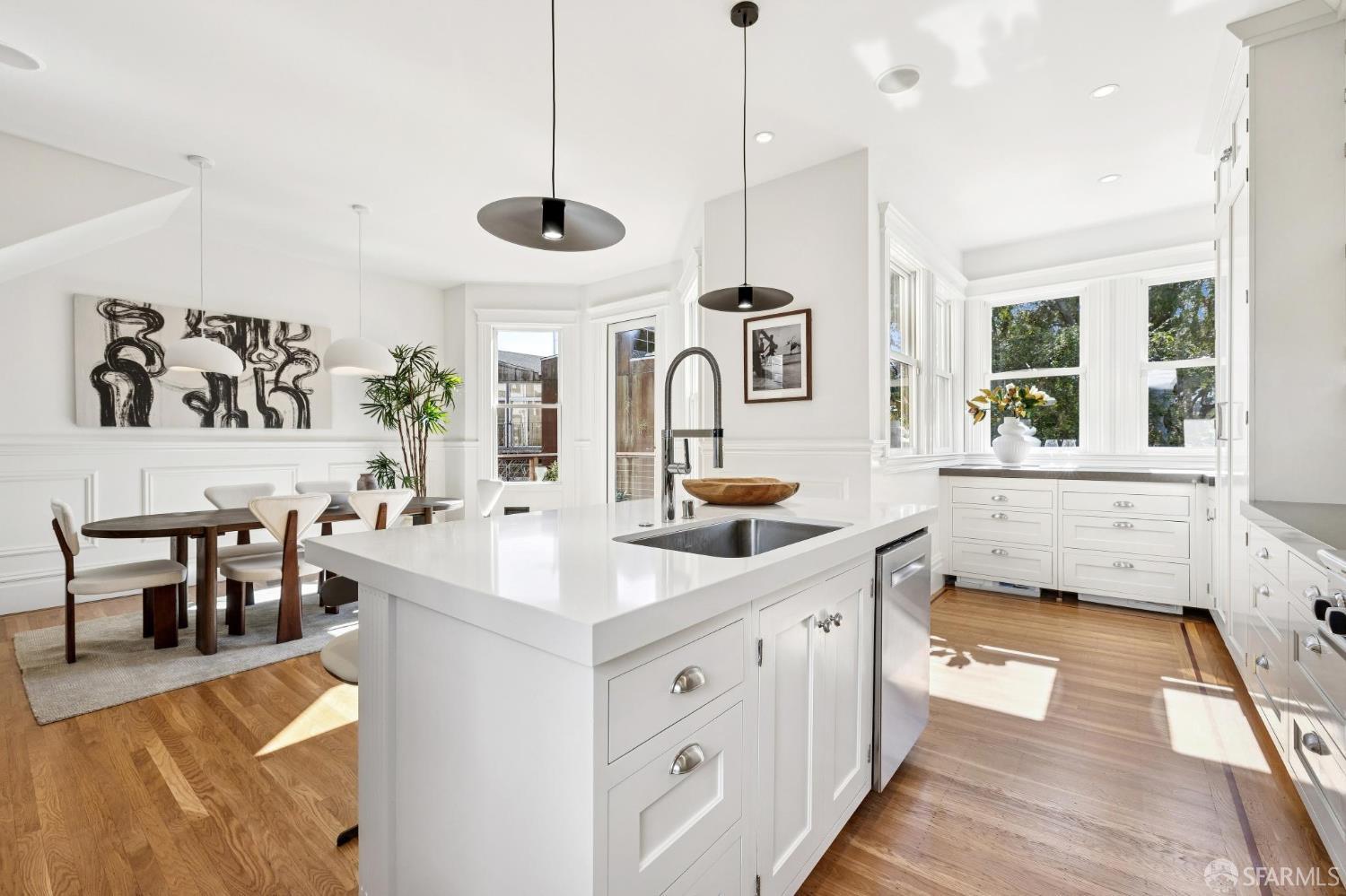 Detail Gallery Image 5 of 25 For 1971 15th St, San Francisco,  CA 94114 - 2 Beds | 2 Baths