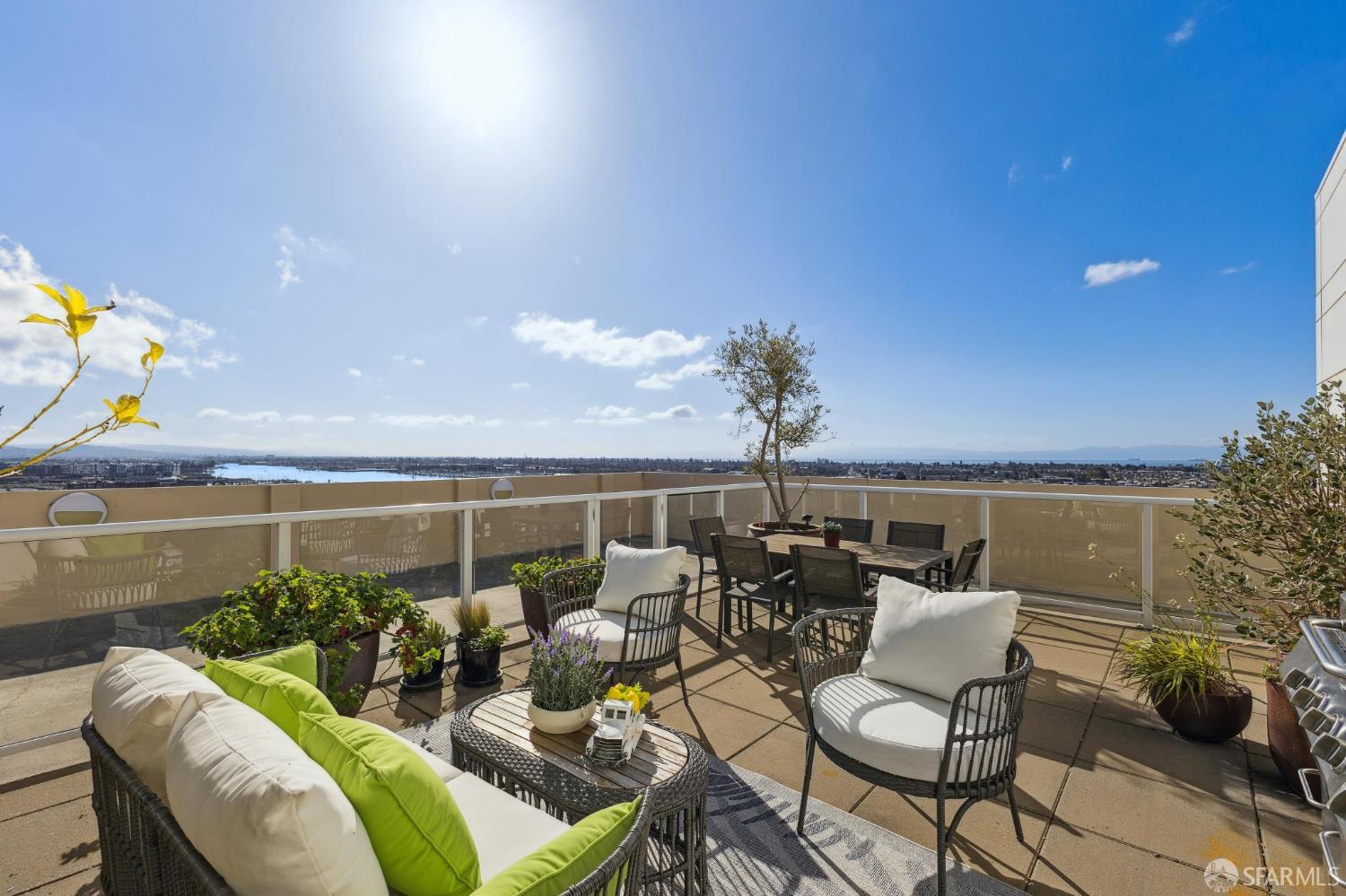 Detail Gallery Image 44 of 52 For 222 Broadway Ave #1505,  Oakland,  CA 94607 - 2 Beds | 2/1 Baths