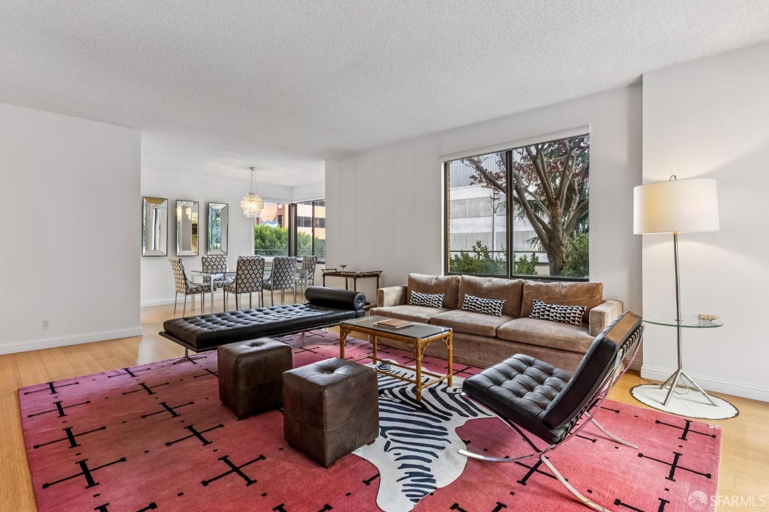 Photo #5: 426102662 Listing: Photo #5