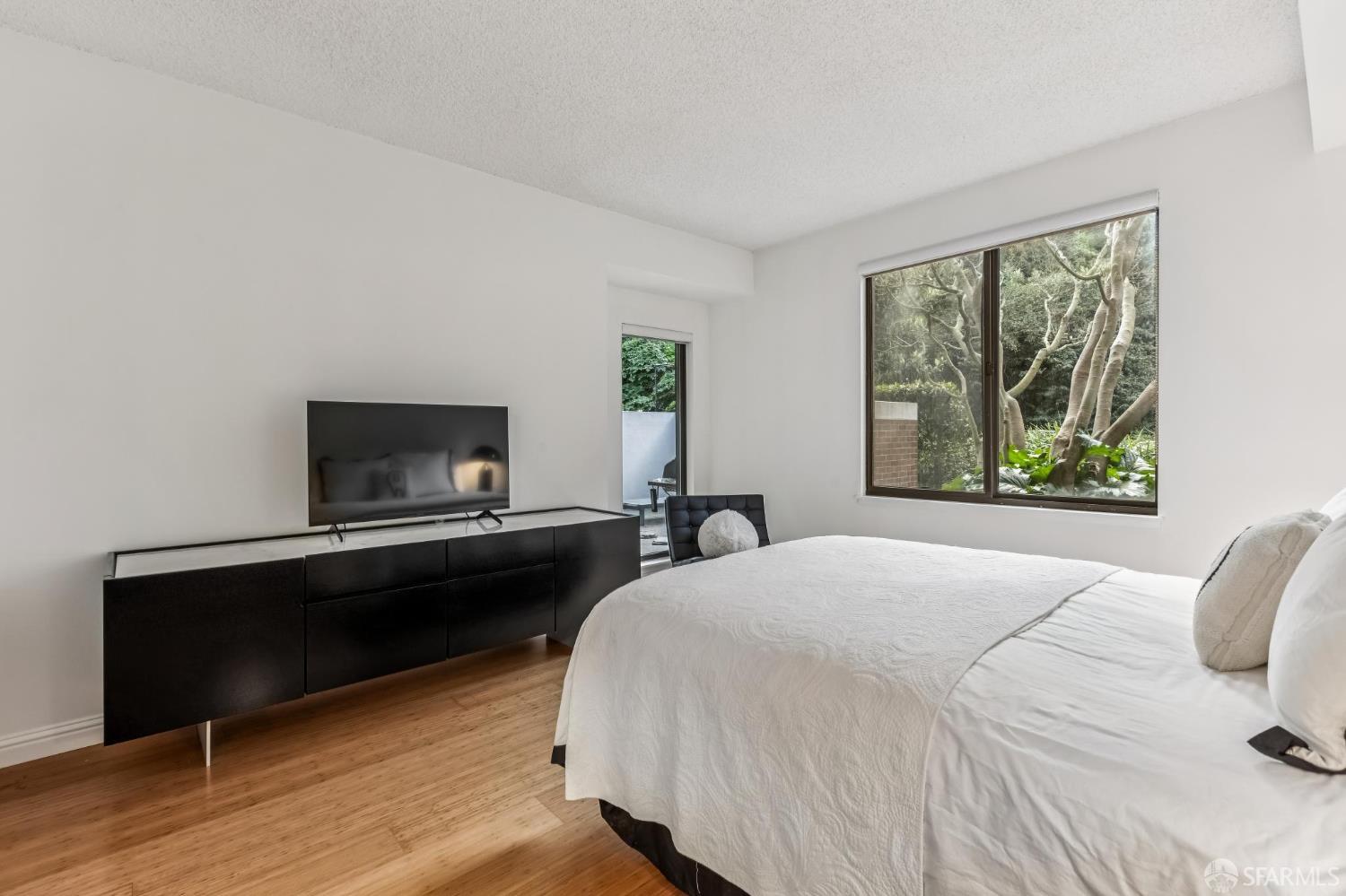 Photo #17: 426102662 Listing: Photo #17