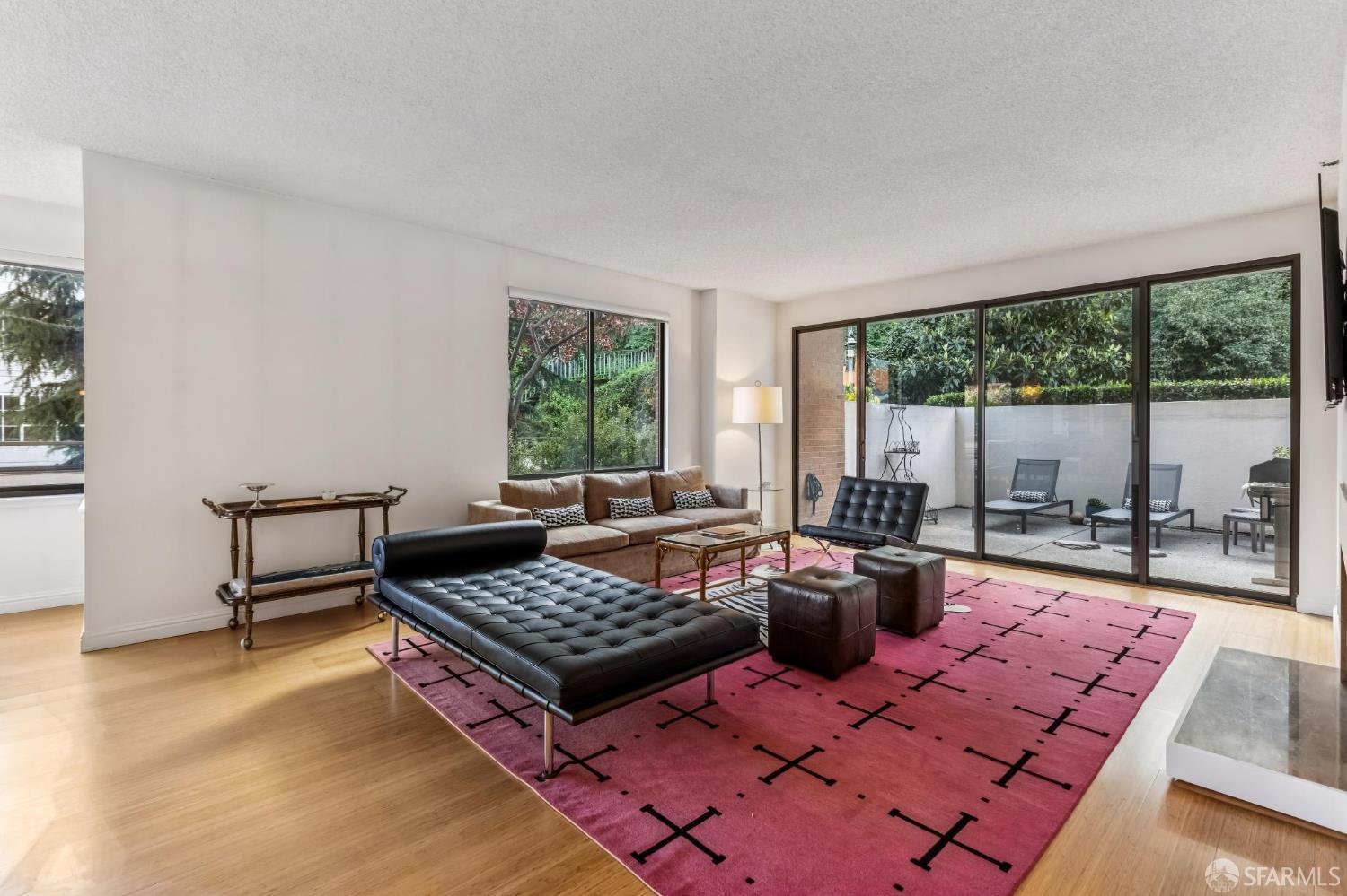 Photo #3: 426102662 Listing: Photo #3