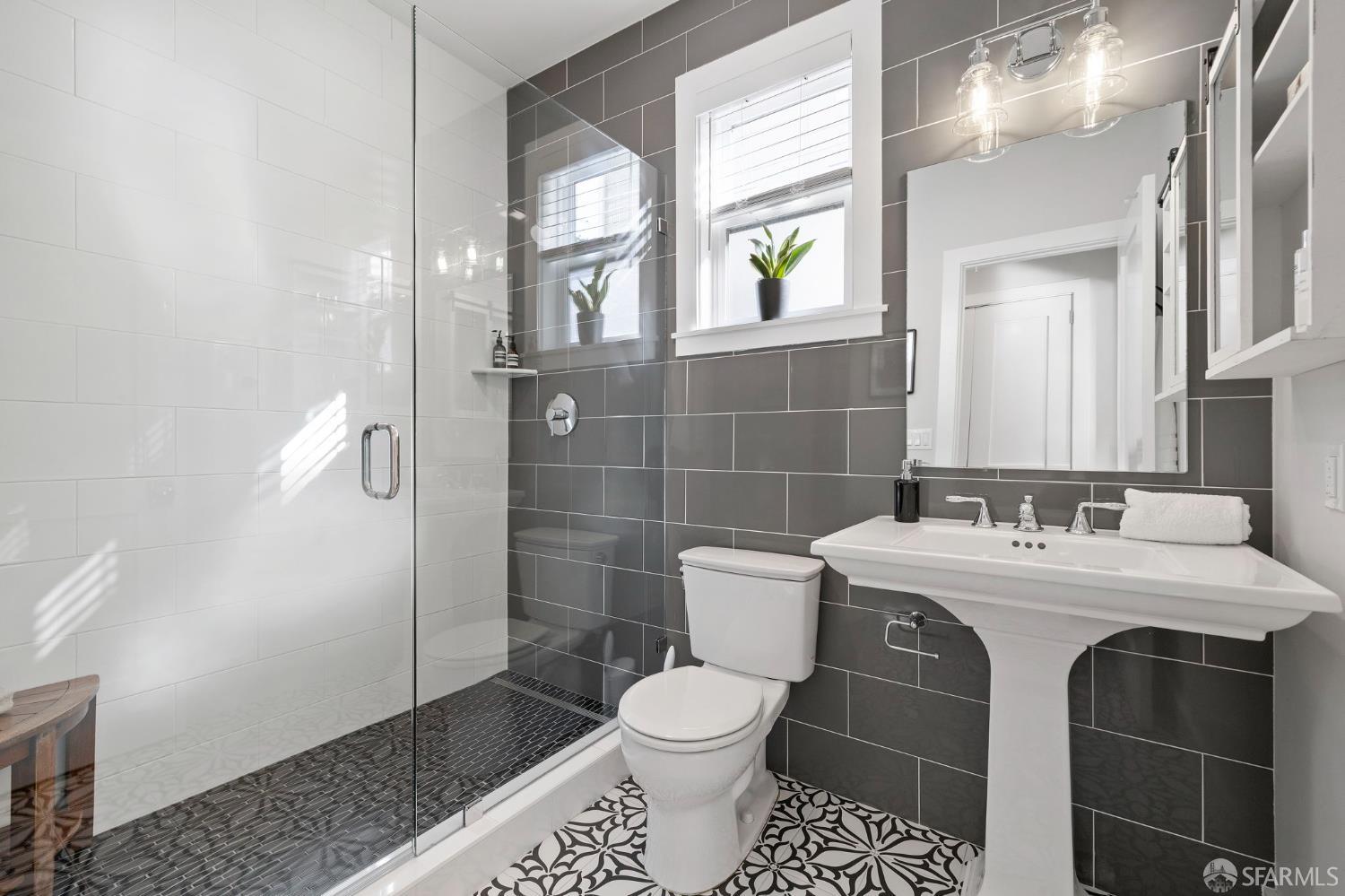 Detail Gallery Image 12 of 66 For 191 Winona Ave, Pacifica,  CA 94044 - 4 Beds | 3 Baths