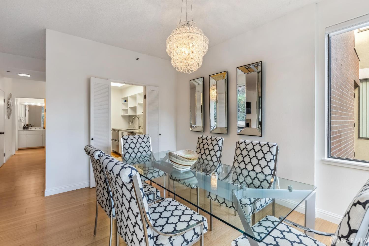 Photo #12: 426102662 Listing: Photo #12