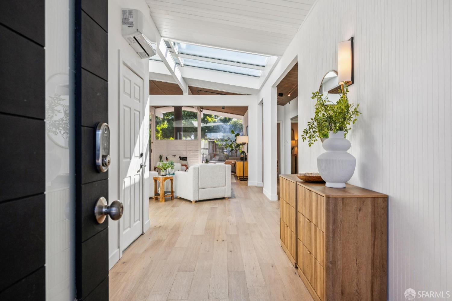 Detail Gallery Image 2 of 29 For 249 Sandpiper Ct, Foster City,  CA 94404 - 4 Beds | 2 Baths