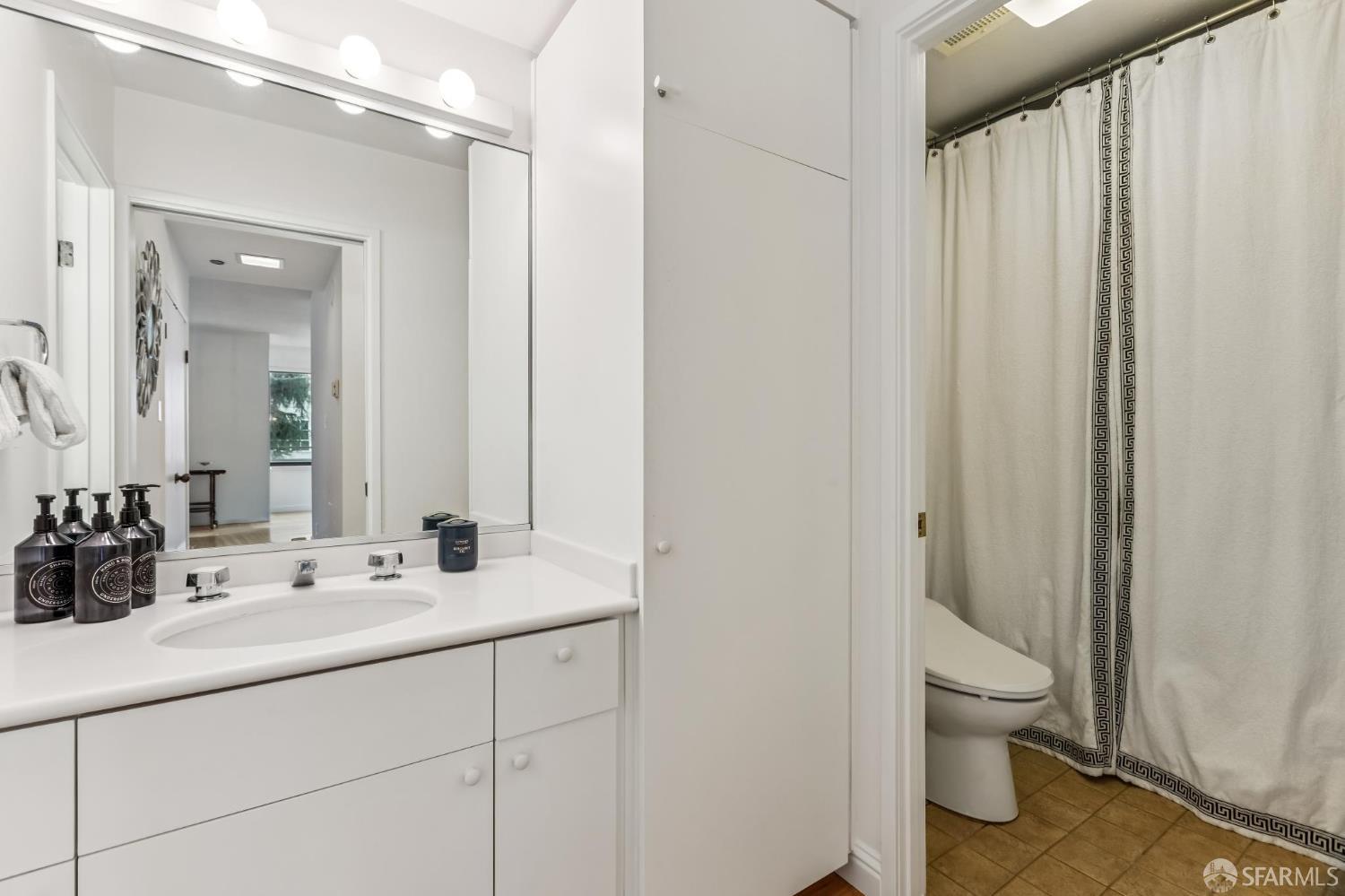 Photo #20: 426102662 Listing: Photo #20