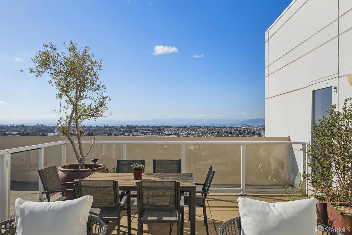 Detail Gallery Image 45 of 52 For 222 Broadway Ave #1505,  Oakland,  CA 94607 - 2 Beds | 2/1 Baths