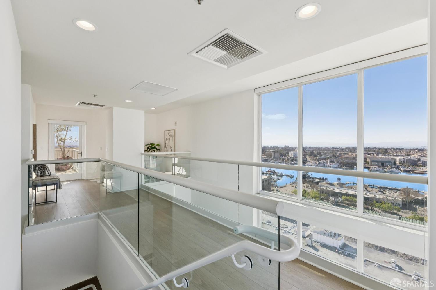 Detail Gallery Image 36 of 52 For 222 Broadway Ave #1505,  Oakland,  CA 94607 - 2 Beds | 2/1 Baths