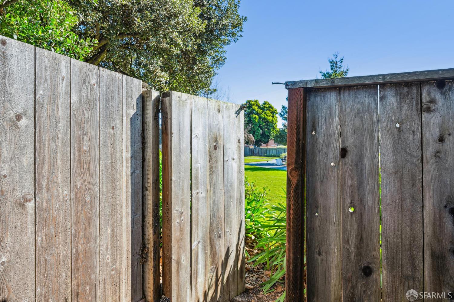 Detail Gallery Image 25 of 29 For 249 Sandpiper Ct, Foster City,  CA 94404 - 4 Beds | 2 Baths