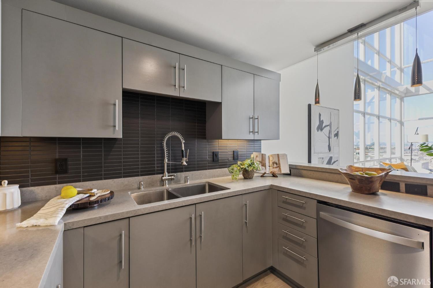 Detail Gallery Image 7 of 52 For 222 Broadway Ave #1505,  Oakland,  CA 94607 - 2 Beds | 2/1 Baths