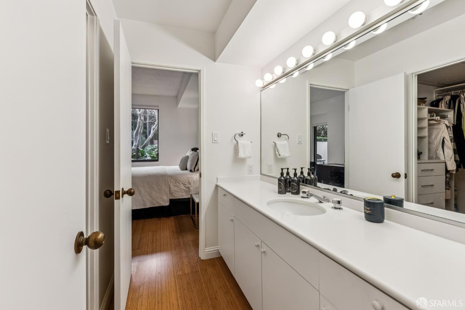 Photo #22: 426102662 Listing: Photo #22