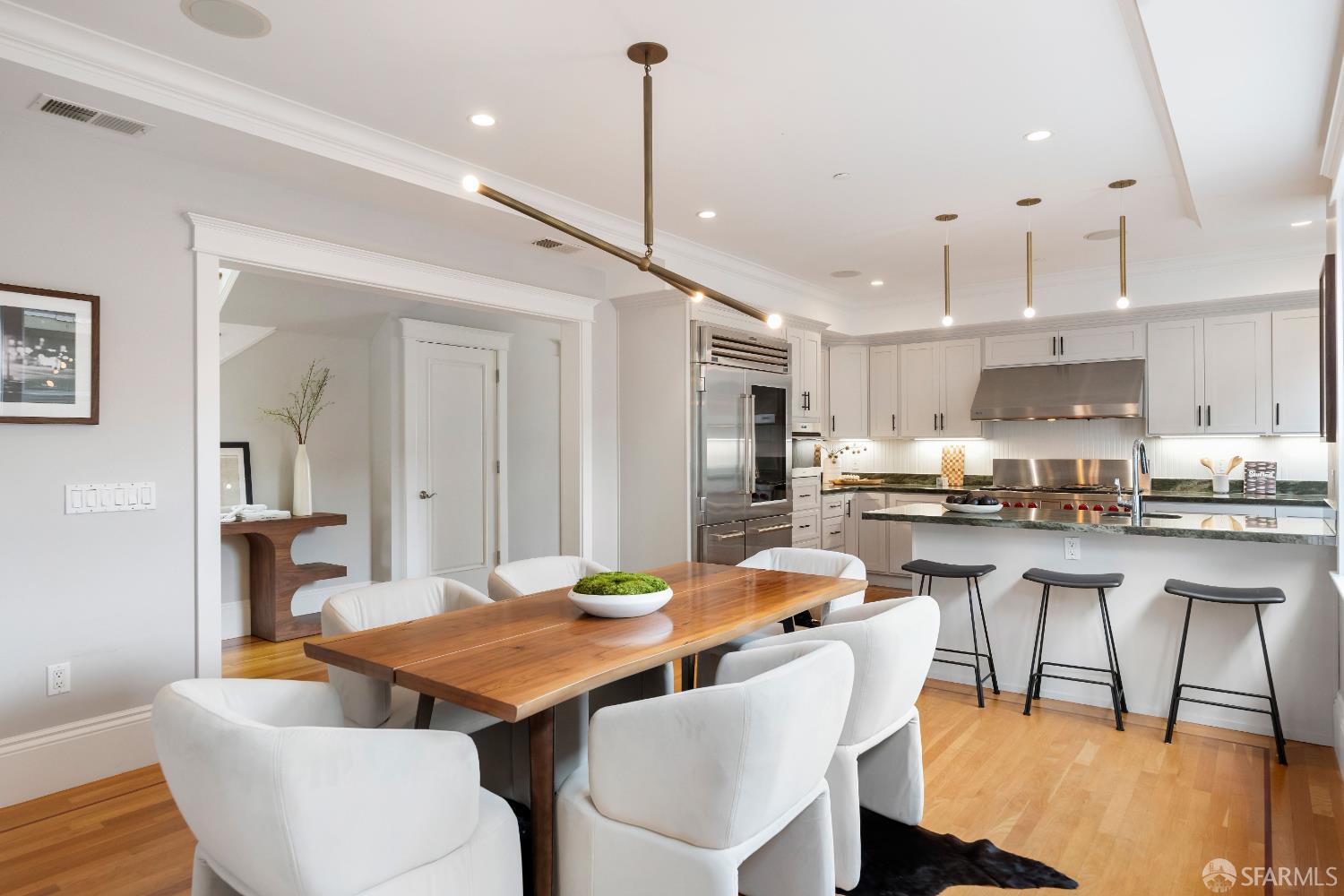 Detail Gallery Image 16 of 70 For 4241 25th St #2,  San Francisco,  CA 94114 - 4 Beds | 3/1 Baths