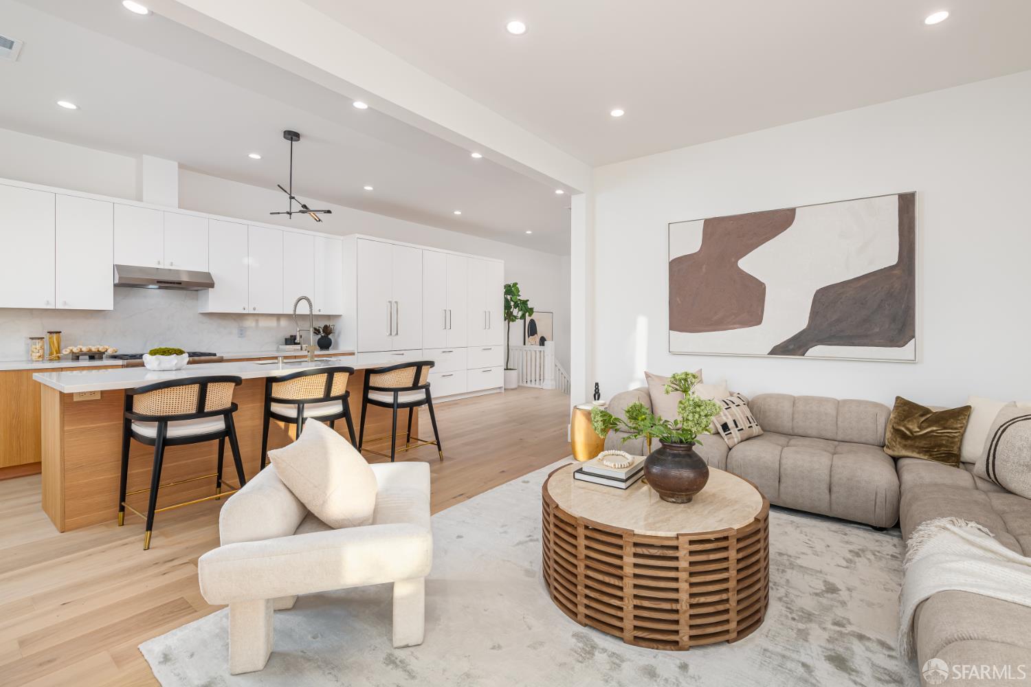 Detail Gallery Image 4 of 43 For 1402 Broadway, San Francisco,  CA 94109 - 4 Beds | 2 Baths