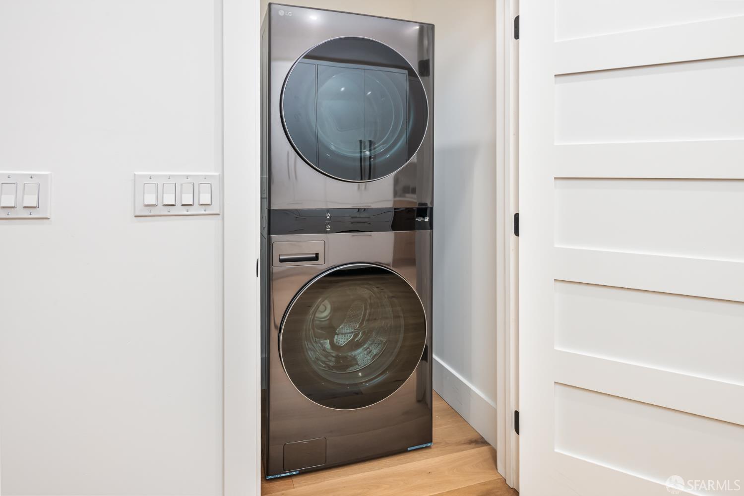 Detail Gallery Image 25 of 43 For 1402 Broadway, San Francisco,  CA 94109 - 4 Beds | 2 Baths