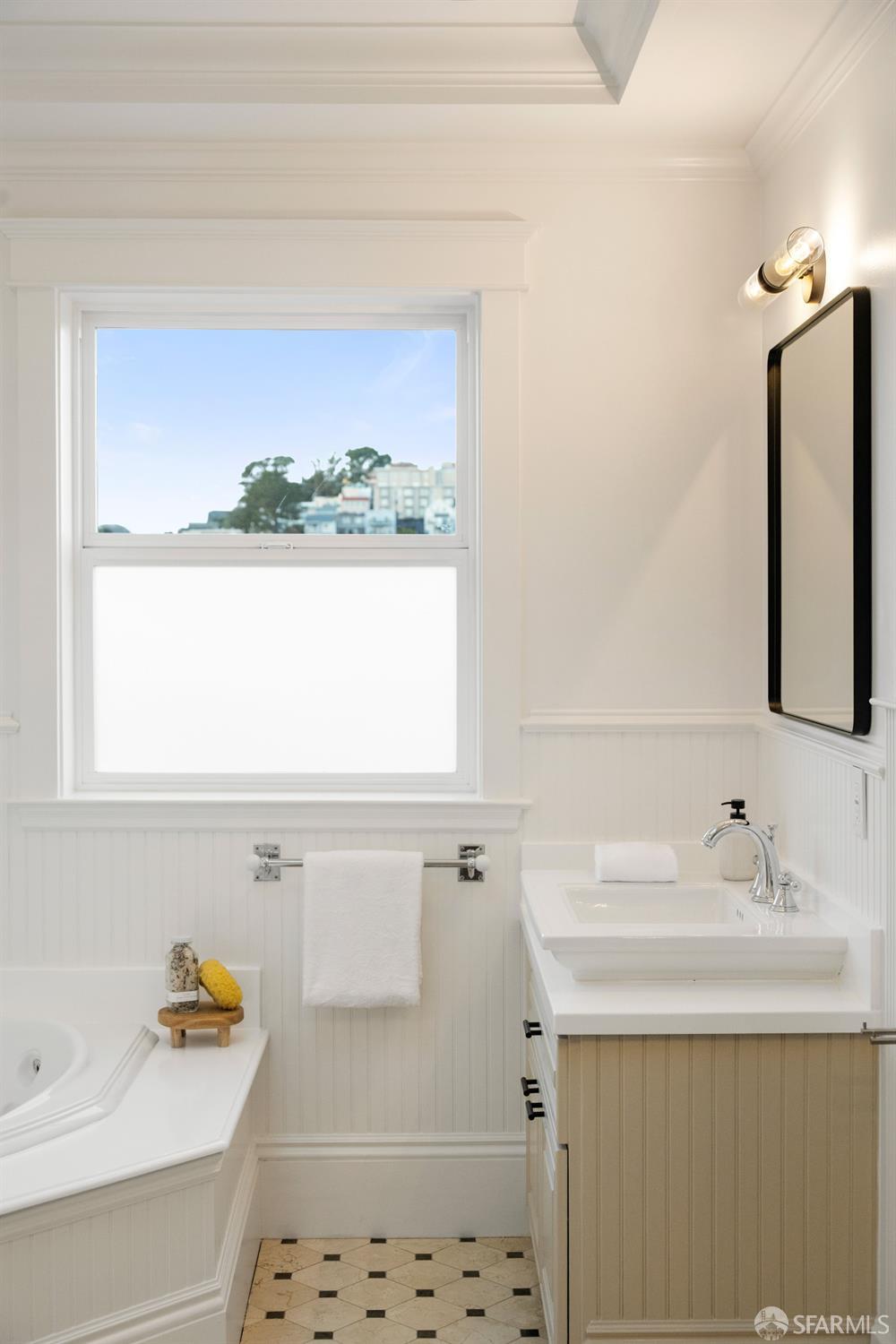 Detail Gallery Image 46 of 70 For 4241 25th St #2,  San Francisco,  CA 94114 - 4 Beds | 3/1 Baths