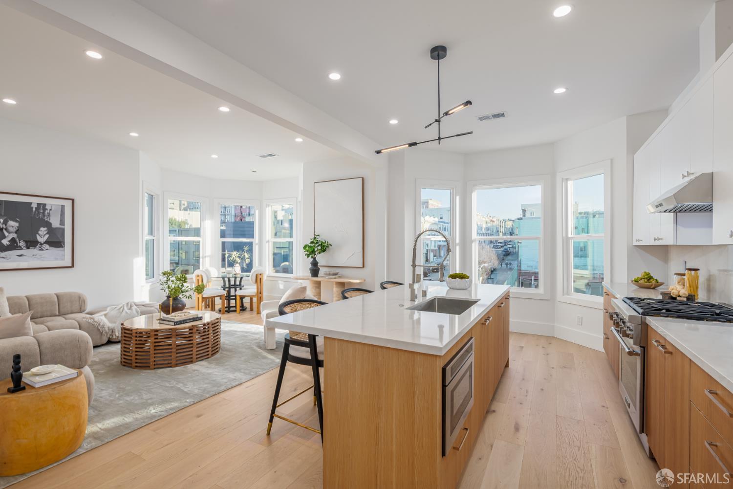 Detail Gallery Image 3 of 43 For 1402 Broadway, San Francisco,  CA 94109 - 4 Beds | 2 Baths