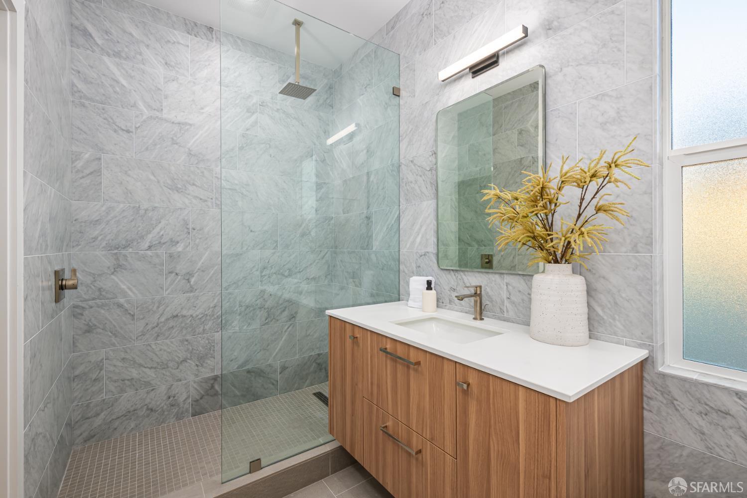 Detail Gallery Image 16 of 43 For 1402 Broadway, San Francisco,  CA 94109 - 4 Beds | 2 Baths