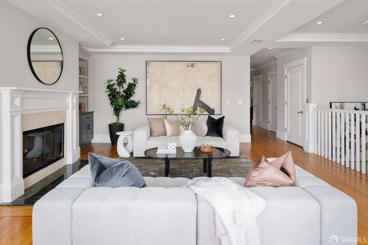 Detail Gallery Image 7 of 70 For 4241 25th St #2,  San Francisco,  CA 94114 - 4 Beds | 3/1 Baths