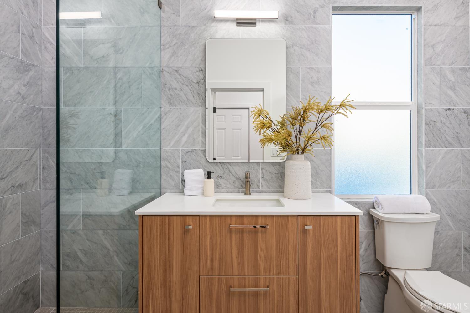 Detail Gallery Image 15 of 43 For 1402 Broadway, San Francisco,  CA 94109 - 4 Beds | 2 Baths