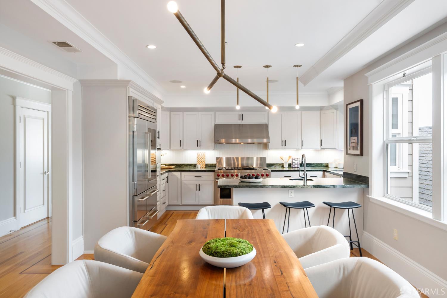 Detail Gallery Image 17 of 70 For 4241 25th St #2,  San Francisco,  CA 94114 - 4 Beds | 3/1 Baths