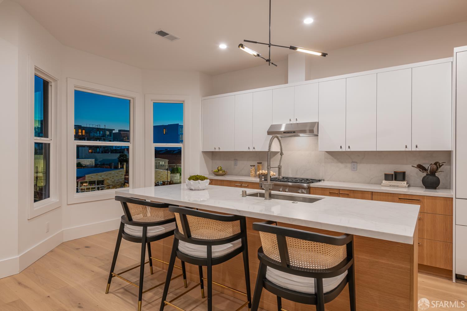 Detail Gallery Image 40 of 43 For 1402 Broadway, San Francisco,  CA 94109 - 4 Beds | 2 Baths