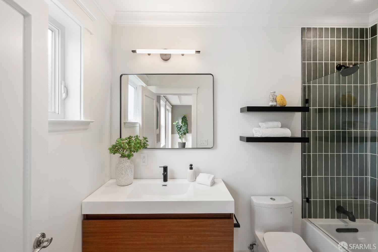 Detail Gallery Image 27 of 70 For 4241 25th St #2,  San Francisco,  CA 94114 - 4 Beds | 3/1 Baths