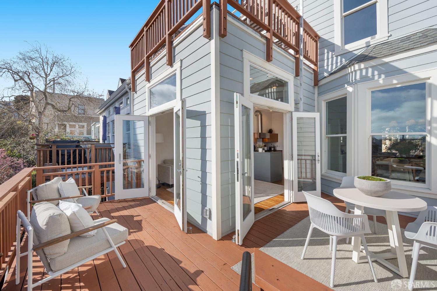 Detail Gallery Image 16 of 52 For 3853 22nd St, San Francisco,  CA 94114 - 3 Beds | 2/1 Baths