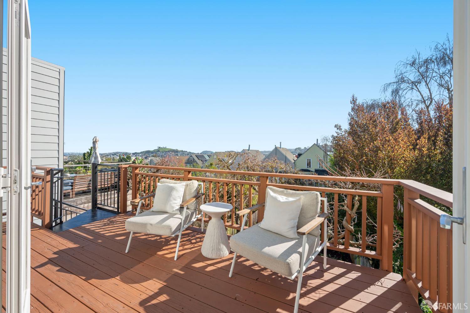 Detail Gallery Image 30 of 52 For 3853 22nd St, San Francisco,  CA 94114 - 3 Beds | 2/1 Baths