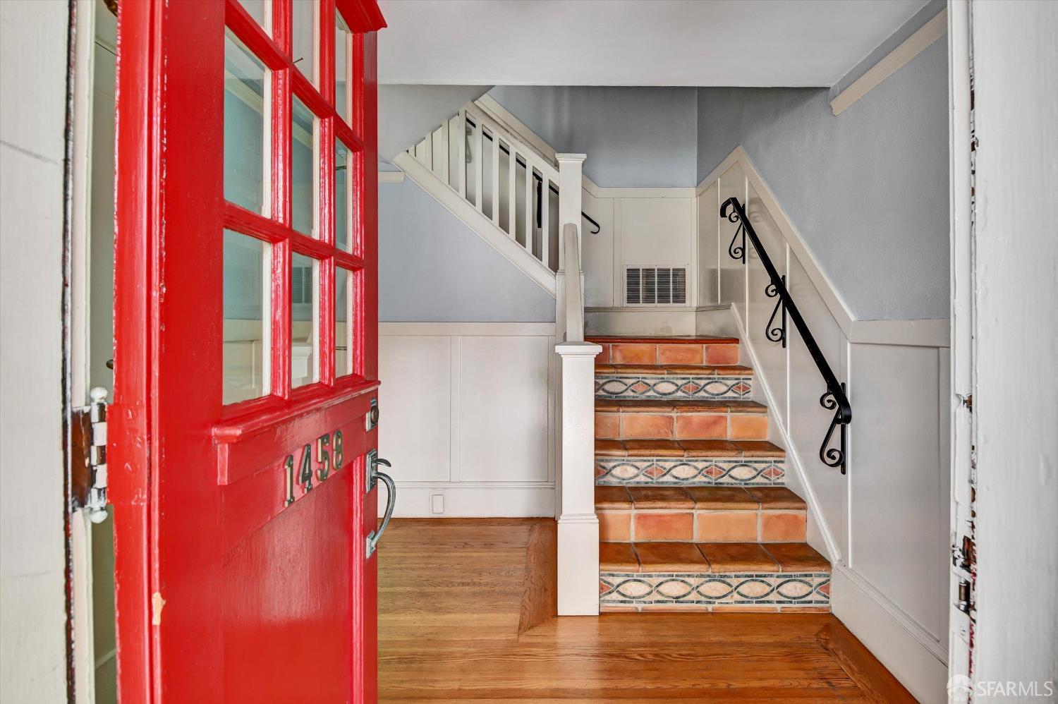 Detail Gallery Image 3 of 41 For 1458 Palou Ave, San Francisco,  CA 94124 - 2 Beds | 1/1 Baths