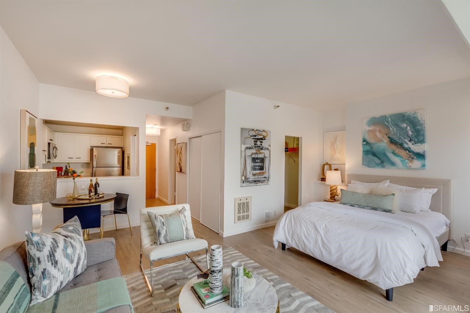 Detail Gallery Image 2 of 18 For 1 Daniel Burnham #520,  San Francisco,  CA 94109 - 0 Beds | 1 Baths