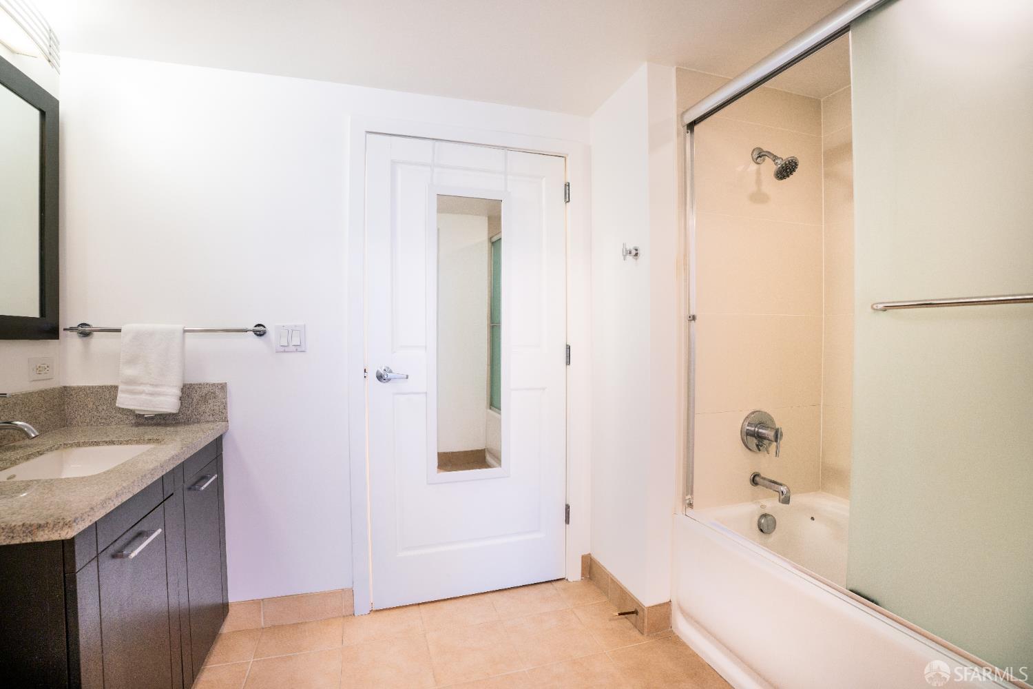 Photo #26: 426104327 Listing: Photo #26