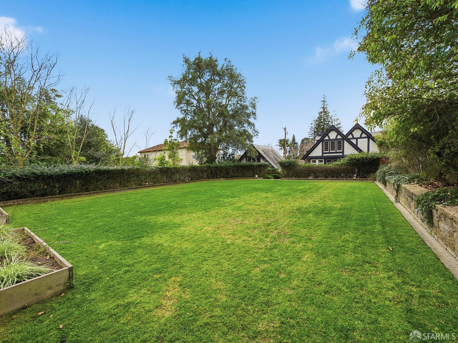 Detail Gallery Image 53 of 71 For 236 King Ave #C,  Piedmont,  CA 94610 - 3 Beds | 2/1 Baths