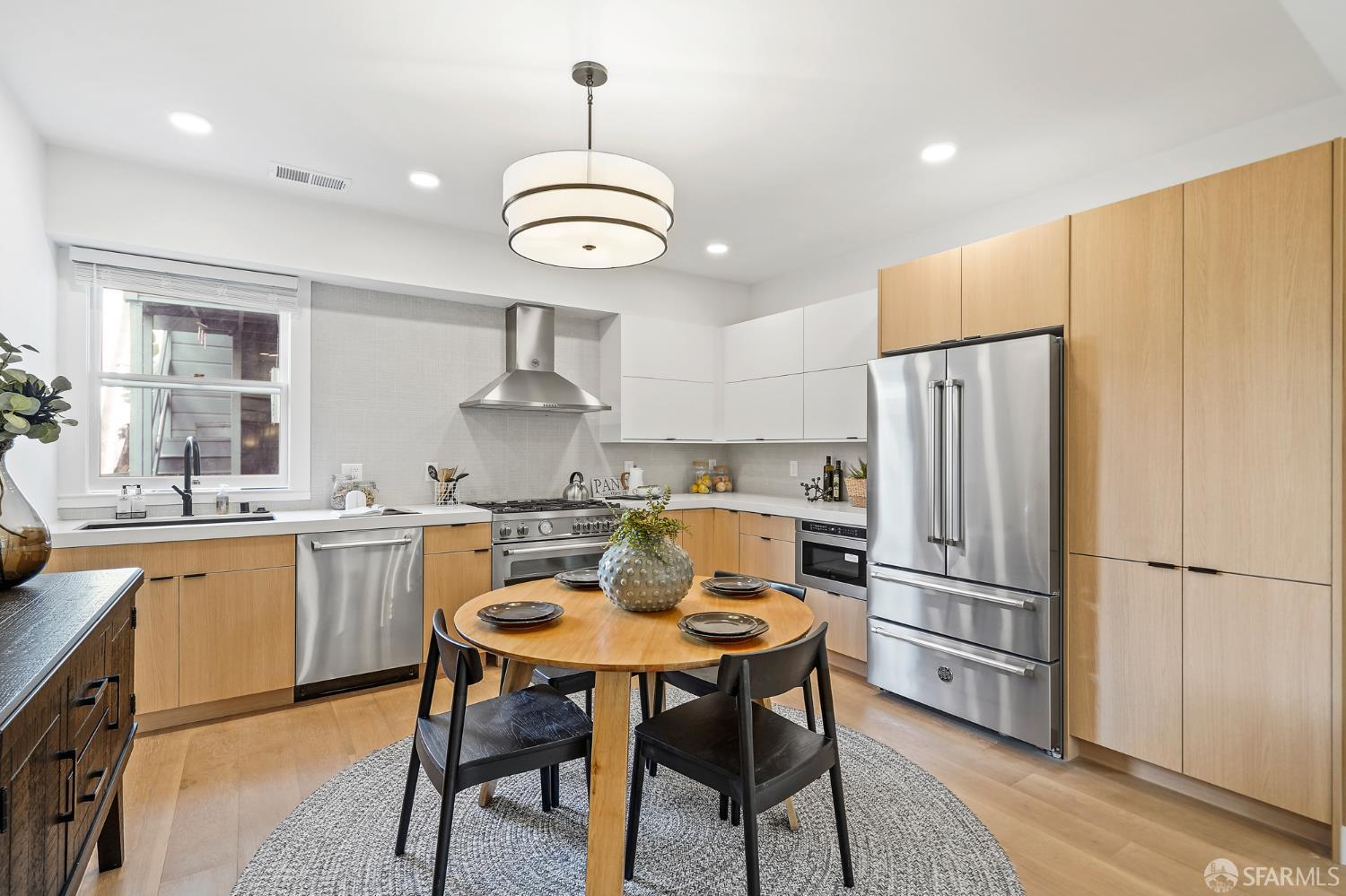 Detail Gallery Image 8 of 30 For 437 Vermont St, San Francisco,  CA 94107 - – Beds | – Baths