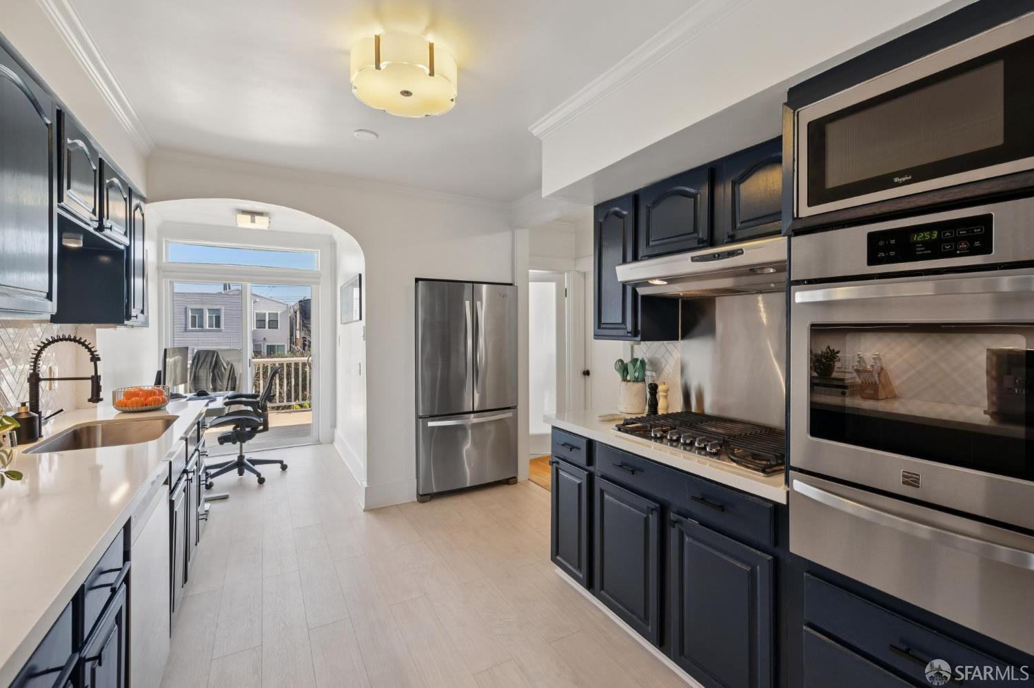 Detail Gallery Image 10 of 44 For 142 Jules Ave, San Francisco,  CA 94112 - 3 Beds | 2 Baths