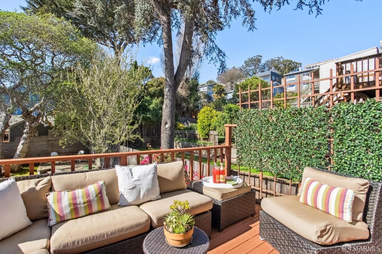 Front Image Thumbnail for SF426104341