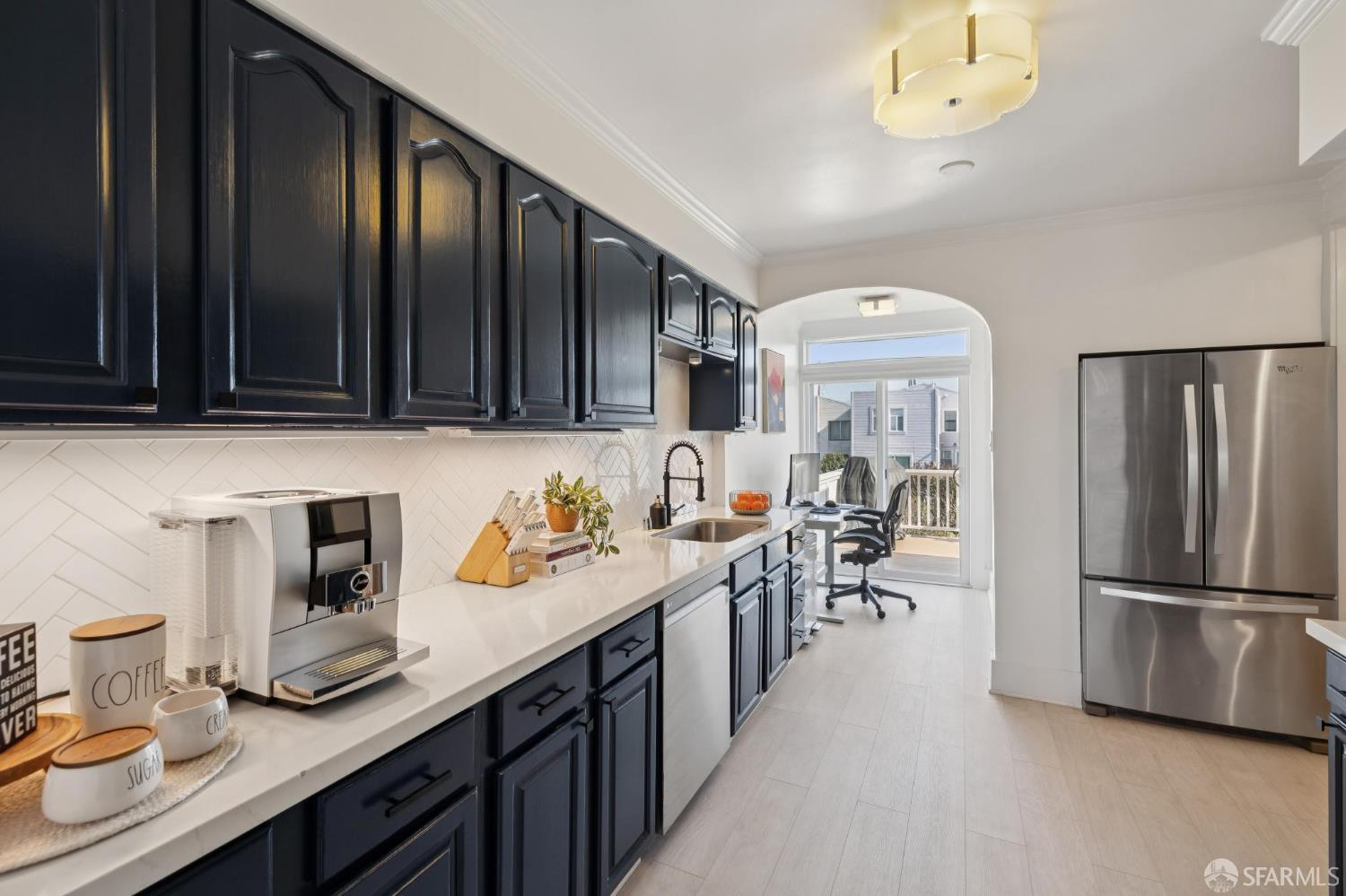 Detail Gallery Image 9 of 44 For 142 Jules Ave, San Francisco,  CA 94112 - 3 Beds | 2 Baths