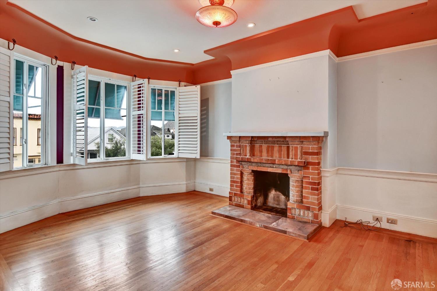 Detail Gallery Image 6 of 41 For 1458 Palou Ave, San Francisco,  CA 94124 - 2 Beds | 1/1 Baths