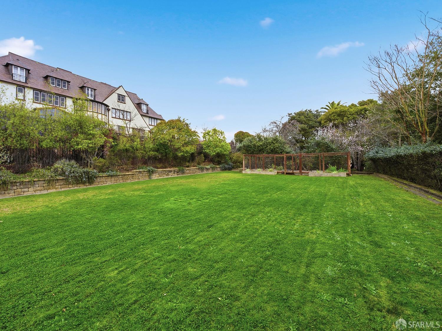 Detail Gallery Image 52 of 71 For 236 King Ave #C,  Piedmont,  CA 94610 - 3 Beds | 2/1 Baths