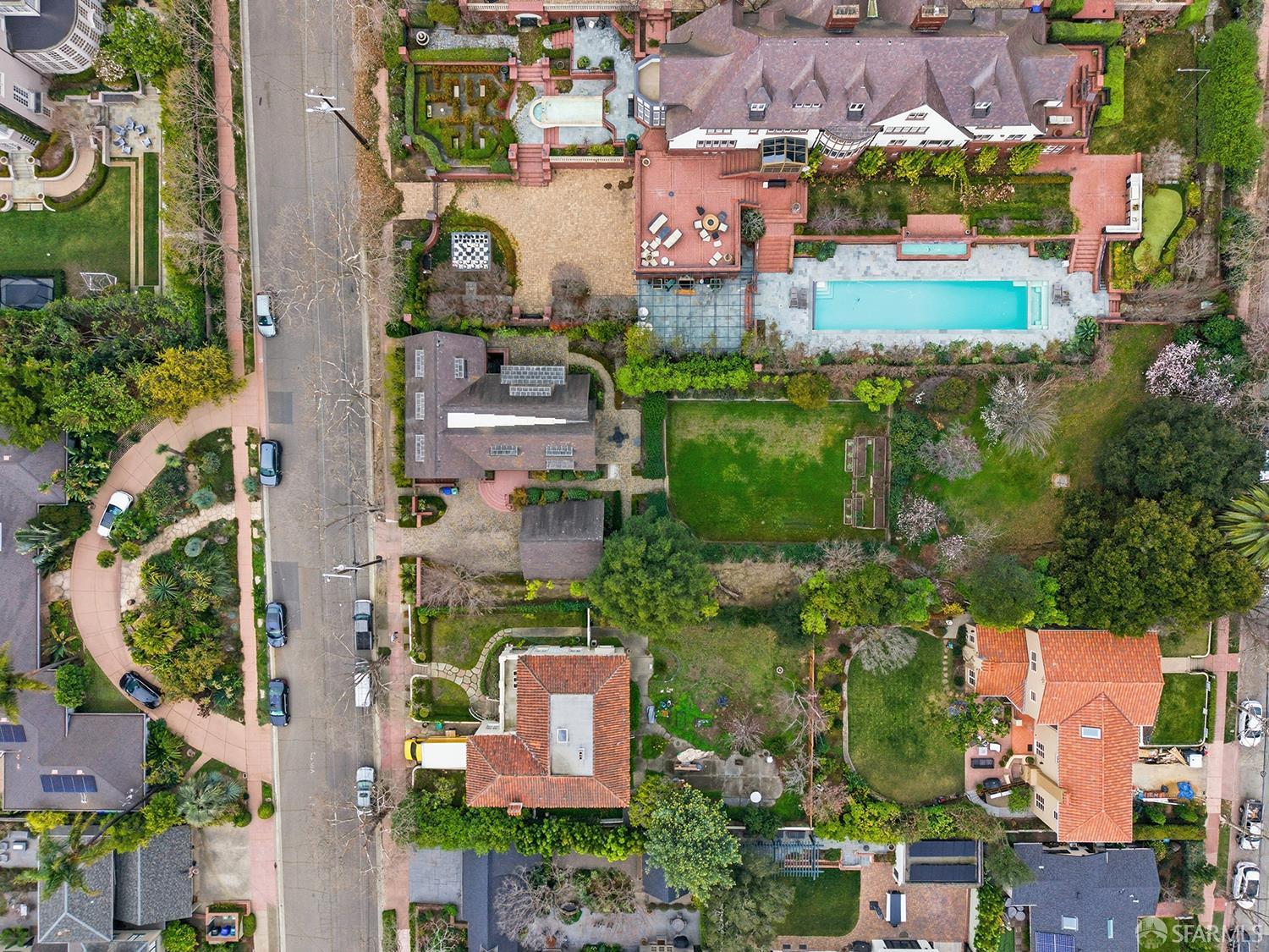 Detail Gallery Image 5 of 71 For 236 King Ave #C,  Piedmont,  CA 94610 - 3 Beds | 2/1 Baths