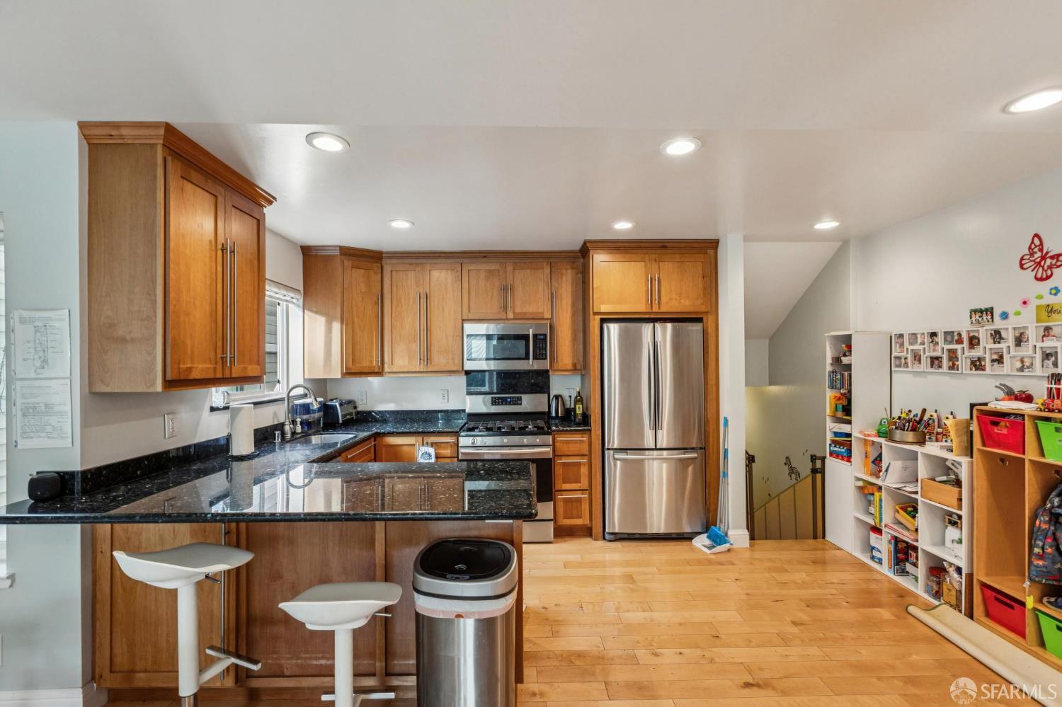 Detail Gallery Image 35 of 44 For 440 29th St, San Francisco,  CA 94131 - 7 Beds | 5 Baths