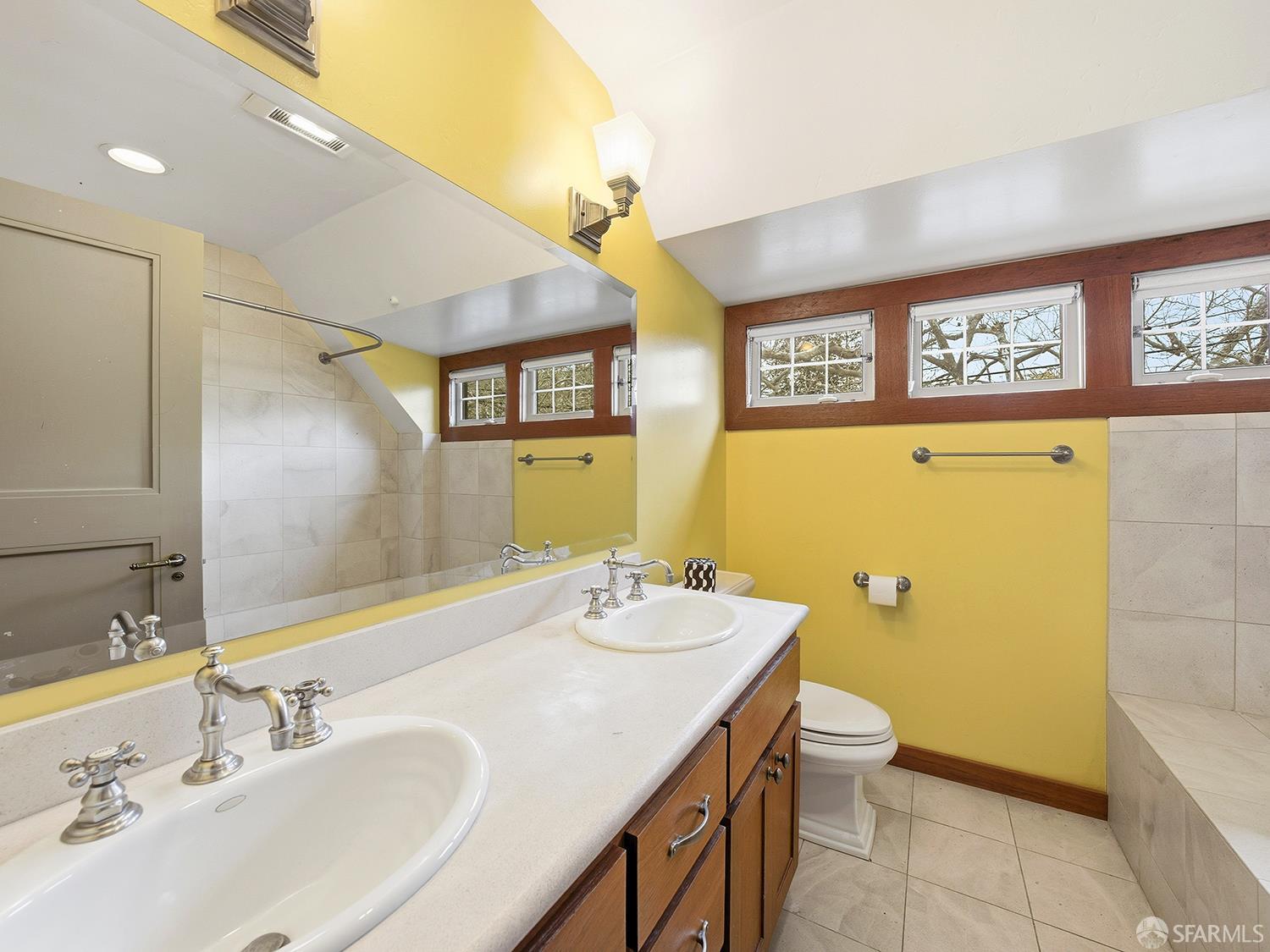 Detail Gallery Image 43 of 71 For 236 King Ave #C,  Piedmont,  CA 94610 - 3 Beds | 2/1 Baths