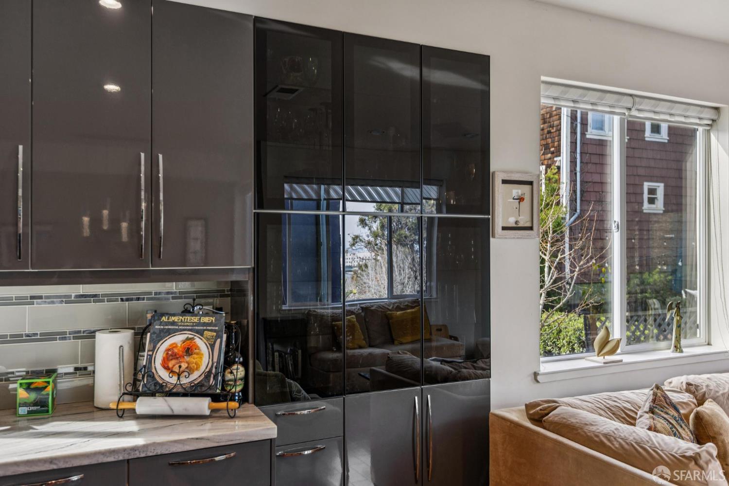 Detail Gallery Image 12 of 44 For 440 29th St, San Francisco,  CA 94131 - 7 Beds | 5 Baths