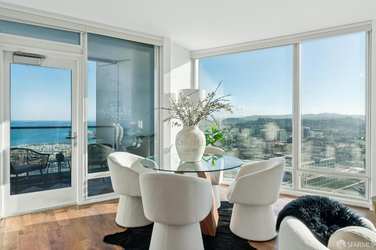 Detail Gallery Image 2 of 46 For 425 1st St #2403,  San Francisco,  CA 94105 - 2 Beds | 2 Baths