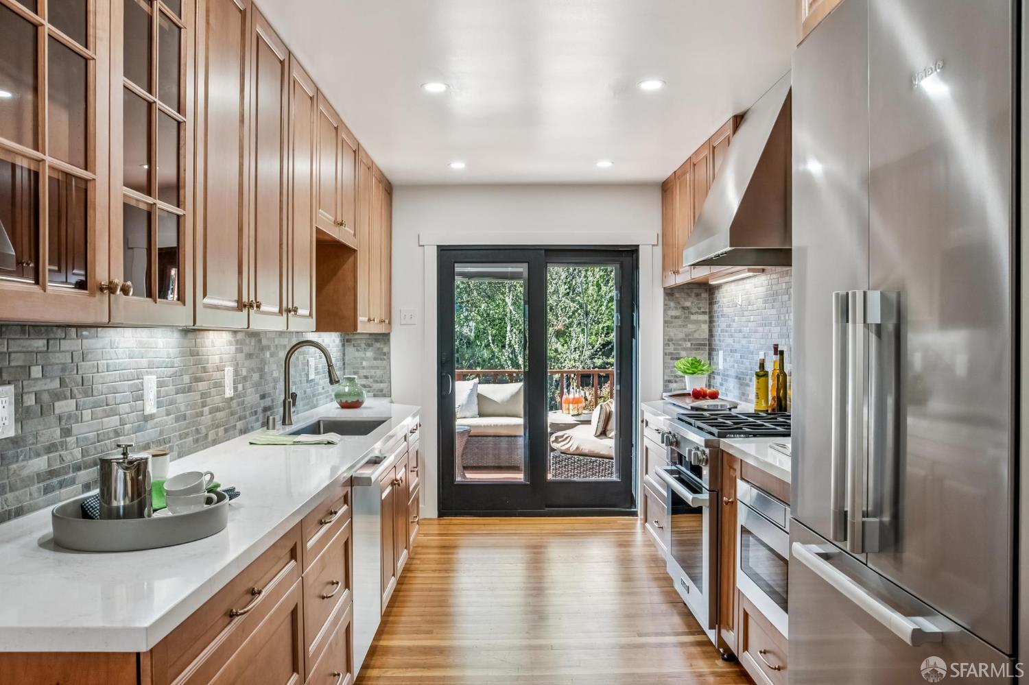 Detail Gallery Image 27 of 52 For 126 Bradford St, San Francisco,  CA 94110 - 2 Beds | 1 Baths