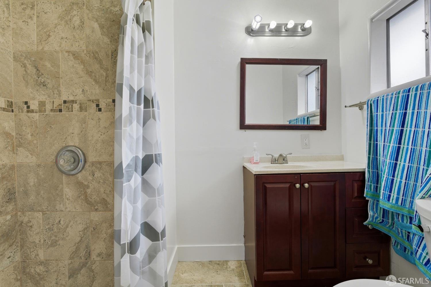Detail Gallery Image 12 of 22 For 3421 Roosevelt Ave, Richmond,  CA 94805 - 3 Beds | 2 Baths