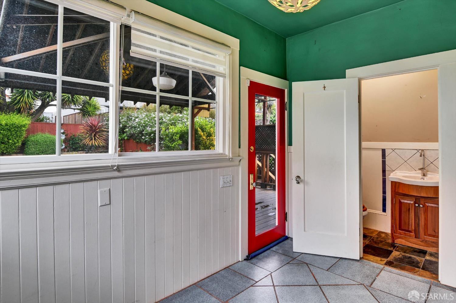 Detail Gallery Image 18 of 41 For 1458 Palou Ave, San Francisco,  CA 94124 - 2 Beds | 1/1 Baths