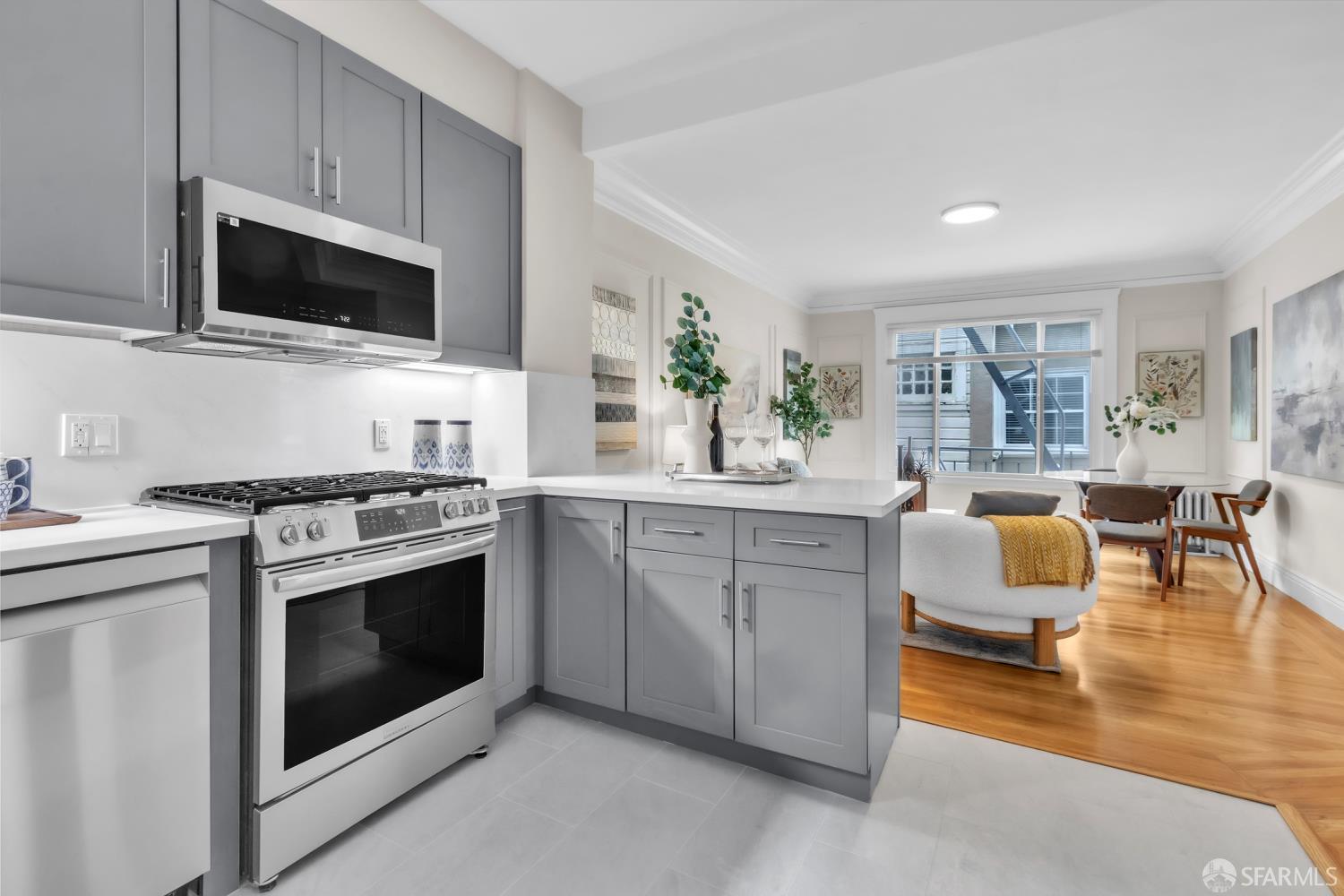 Detail Gallery Image 10 of 28 For 700 12th Ave #4,  San Francisco,  CA 94118 - 3 Beds | 2 Baths