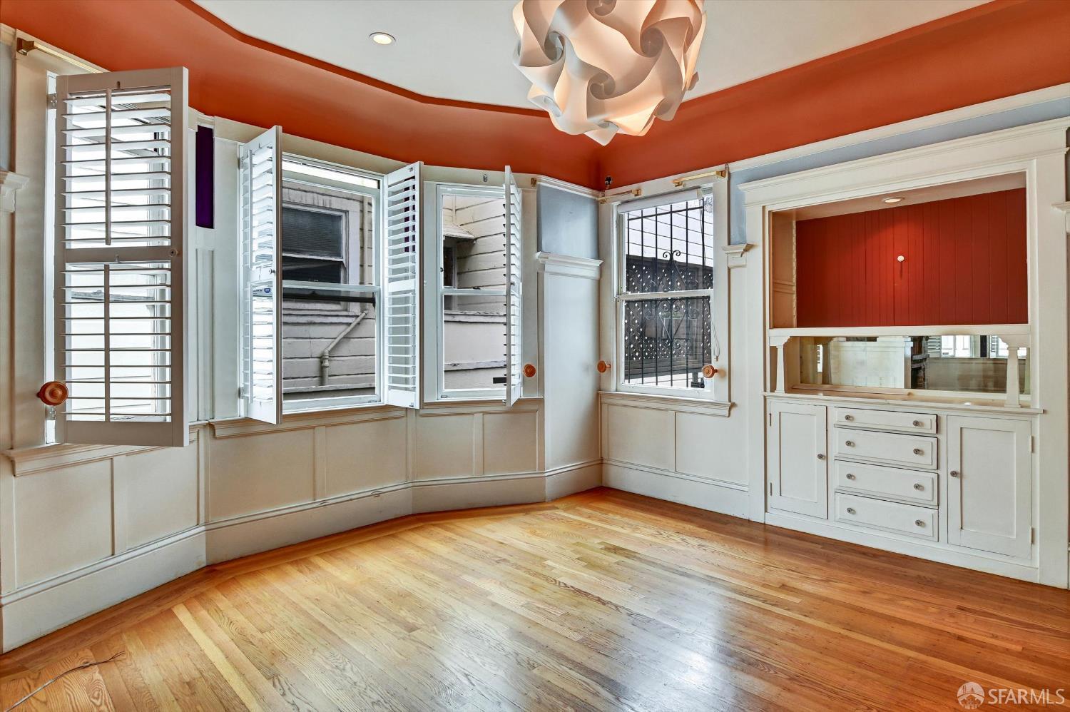 Detail Gallery Image 10 of 41 For 1458 Palou Ave, San Francisco,  CA 94124 - 2 Beds | 1/1 Baths